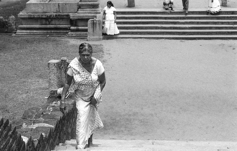 srilankaWomen-2013-low-8.JPG
