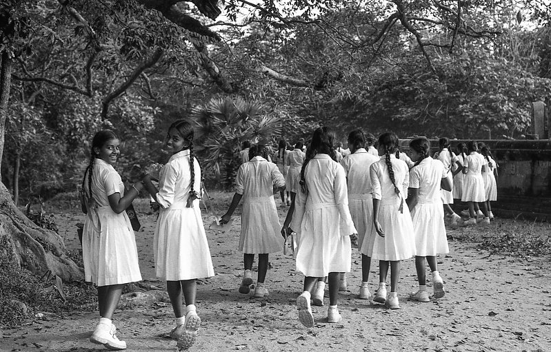 srilankaWomen-2013-low-11.JPG