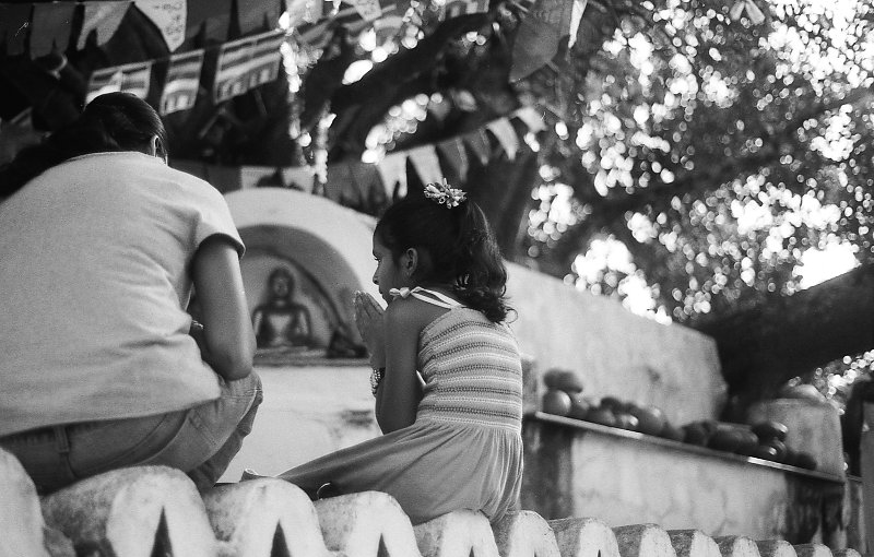 srilankaWomen-2013-low-12.JPG