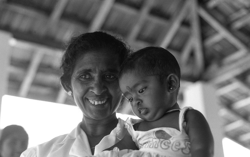 srilankaWomen-2013-low-3.JPG